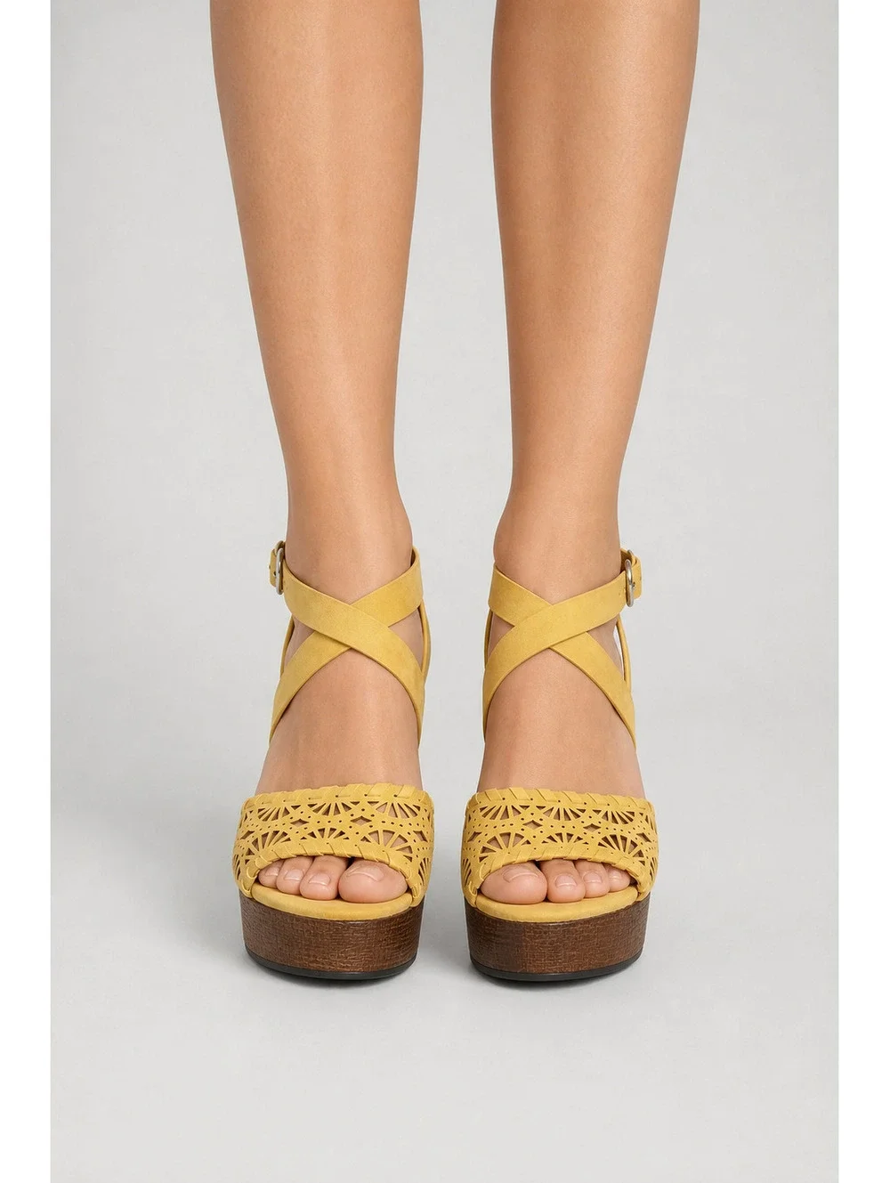 Indigo rd. Women's Yellow Wedge Heel Size 8.5M